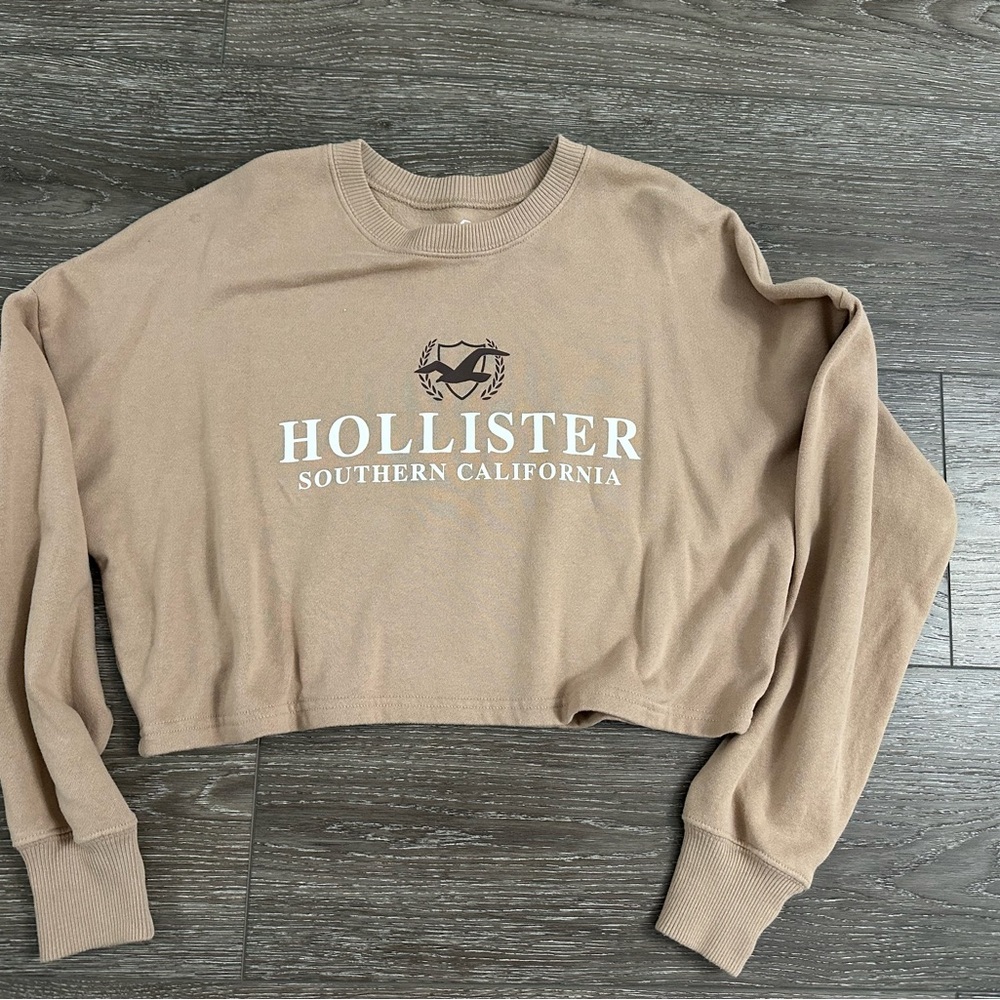 Hollister Tan Crew Neck Sweater with Ribbed Cuffs